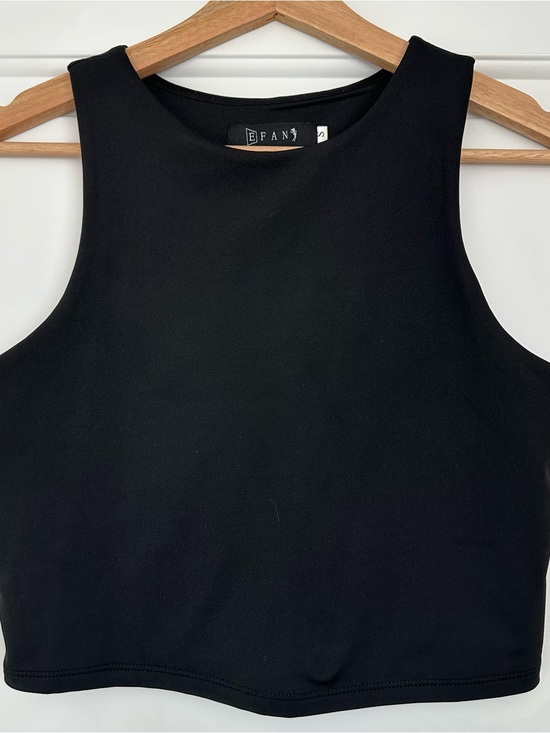 Tops - Black Sleeveless Crop Top